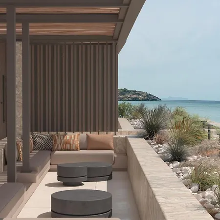 Iris Beachfront Residence, Newly Renewed With Pool And Bbq, By Thinkvilla Villa