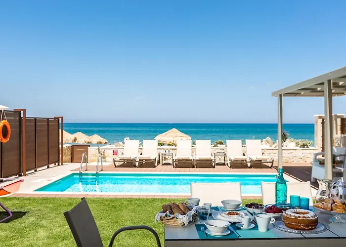 Iris Beachfront Residence, Newly Renewed With Pool And Bbq, By Thinkvilla Villa Rétino