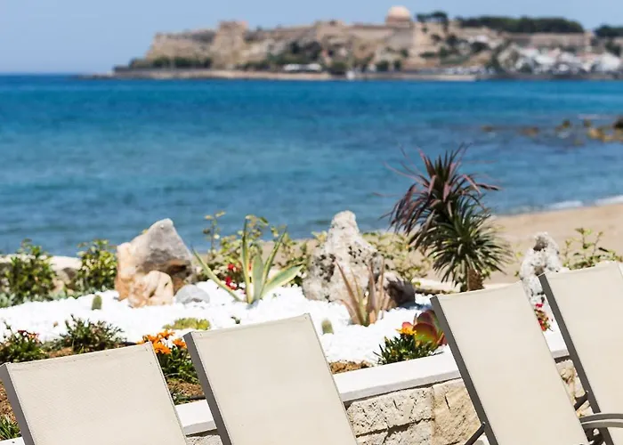 Iris Beachfront Residence, Newly Renewed With Pool And Bbq, By Thinkvilla