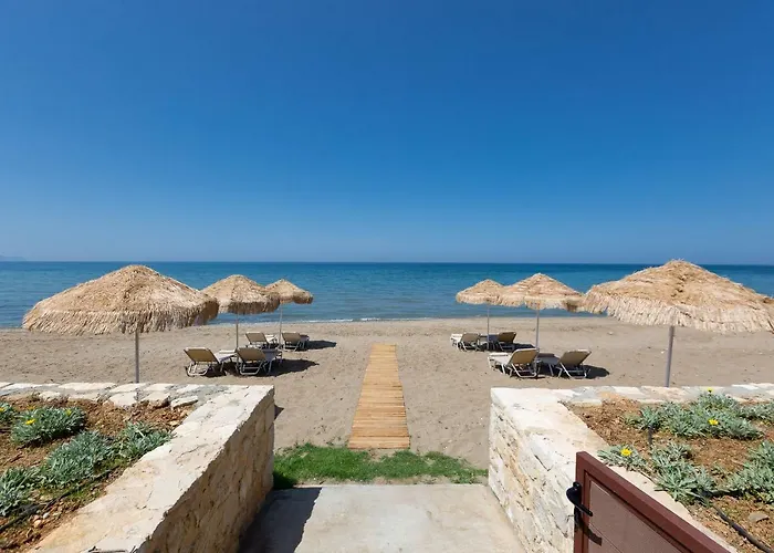 Iris Beachfront Residence, Newly Renewed With Pool And Bbq, By Thinkvilla Villa *