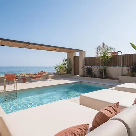 Iris Beachfront Residence, Coastal City Living, By Thinkvilla Rethymno (Crete)
