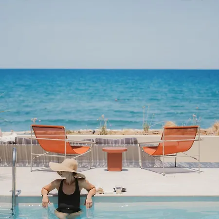Iris Beachfront Residence, Coastal City Living, By Thinkvilla Rethymno (Crete)