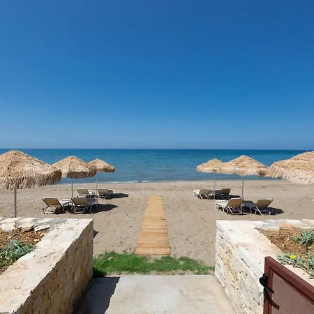 Iris Luxury Beach Front Residence With Pool & Bbq, By Thinkvilla Вилла *