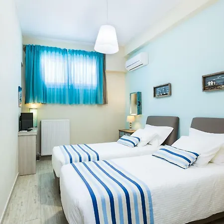Iris Luxury Front With Pool & Bbq, By Thinkvilla