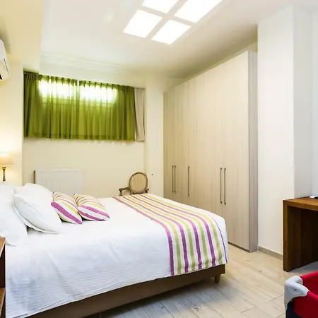 Iris Beachfront Residence, Newly Renewed With Pool And Bbq, By Thinkvilla Réthymnon