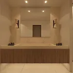 וילה Iris Beachfront Residence, Newly Renewed With Pool And Bbq, By Thinkvilla העיירה רתימנו