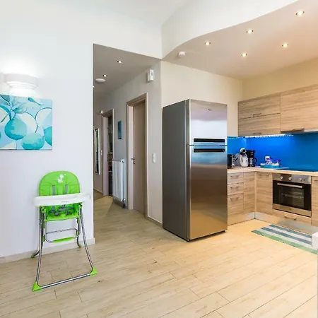 Iris Beachfront Residence, Newly Renewed With Pool And Bbq, By Thinkvilla *